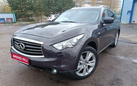 Infiniti FX II, 2011 год, 1 850 000 рублей, 1 фотография
