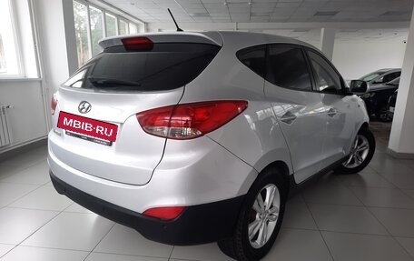 Hyundai Tucson III, 2011 год, 1 080 000 рублей, 4 фотография