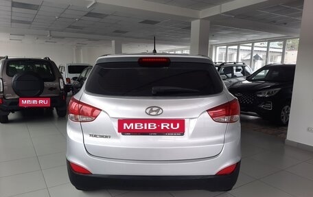 Hyundai Tucson III, 2011 год, 1 080 000 рублей, 5 фотография