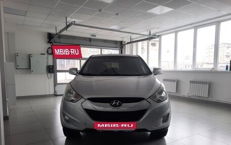 Hyundai Tucson III, 2011 год, 1 080 000 рублей, 2 фотография