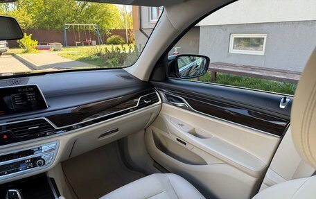 BMW 7 серия, 2016 год, 3 900 000 рублей, 25 фотография