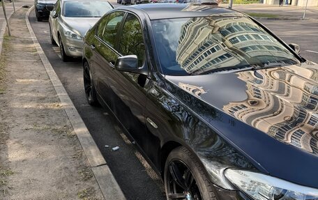BMW 5 серия, 2011 год, 1 900 000 рублей, 4 фотография