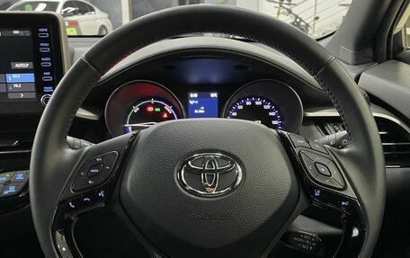 Toyota C-HR I рестайлинг, 2020 год, 2 497 000 рублей, 24 фотография