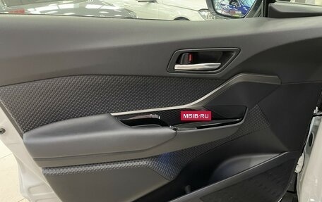 Toyota C-HR I рестайлинг, 2020 год, 2 497 000 рублей, 23 фотография