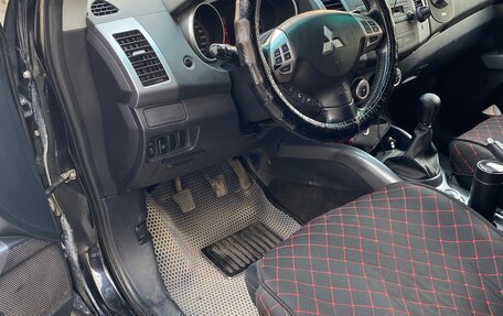 Mitsubishi Outlander III рестайлинг 3, 2008 год, 1 000 000 рублей, 9 фотография