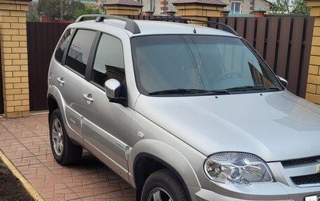 Chevrolet Niva I рестайлинг, 2012 год, 699 999 рублей, 3 фотография