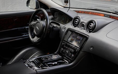 Jaguar XJ IV (X351), 2017 год, 2 180 000 рублей, 8 фотография