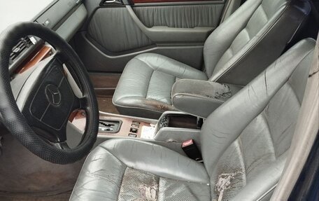 Mercedes-Benz E-Класс, 1994 год, 350 000 рублей, 6 фотография