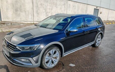 Volkswagen Passat B8 рестайлинг, 2019 год, 3 900 000 рублей, 2 фотография