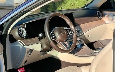 Mercedes-Benz E-Класс, 2018 год, 3 950 000 рублей, 4 фотография