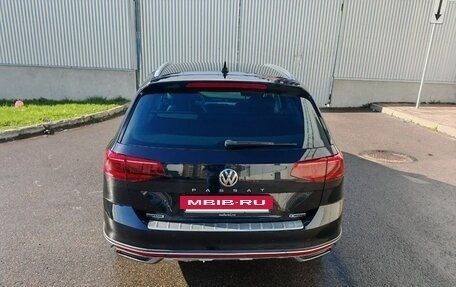 Volkswagen Passat B8 рестайлинг, 2019 год, 3 900 000 рублей, 4 фотография