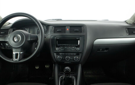 Volkswagen Jetta VI, 2013 год, 1 159 000 рублей, 12 фотография