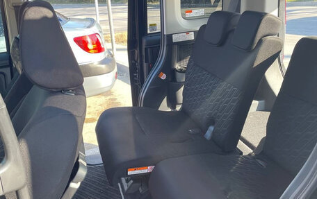 Toyota Roomy I, 2019 год, 1 300 000 рублей, 7 фотография