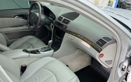 Mercedes-Benz E-Класс, 2003 год, 850 000 рублей, 10 фотография