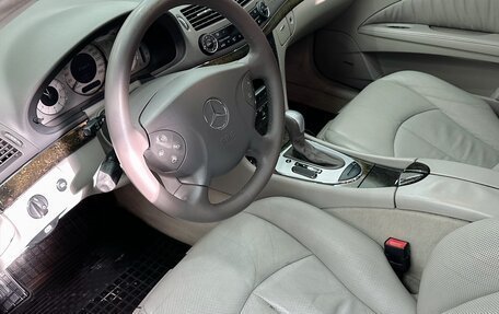 Mercedes-Benz E-Класс, 2003 год, 850 000 рублей, 24 фотография