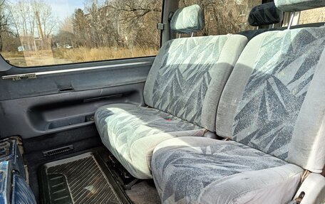 Toyota HiAce H100, 1996 год, 250 000 рублей, 12 фотография