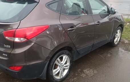Hyundai ix35 I рестайлинг, 2013 год, 1 000 000 рублей, 2 фотография