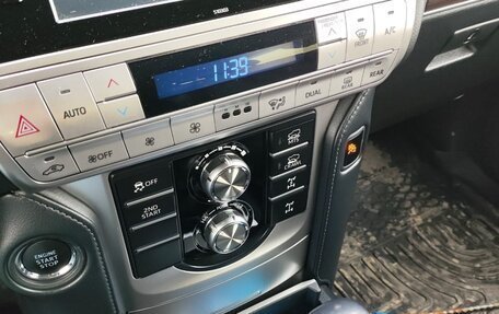Toyota Land Cruiser Prado 150 рестайлинг 2, 2019 год, 5 650 000 рублей, 3 фотография