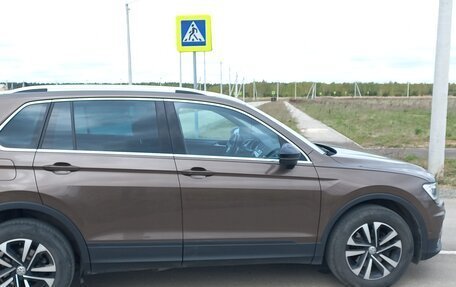 Volkswagen Tiguan II, 2019 год, 3 050 000 рублей, 5 фотография