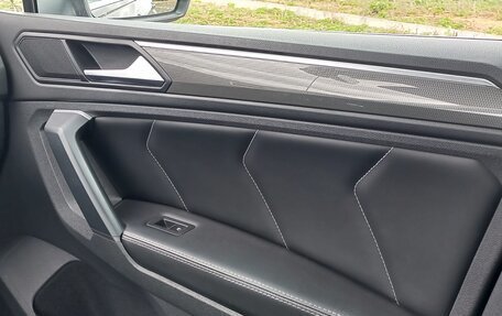 Volkswagen Tiguan II, 2019 год, 3 050 000 рублей, 7 фотография