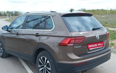 Volkswagen Tiguan II, 2019 год, 3 050 000 рублей, 3 фотография