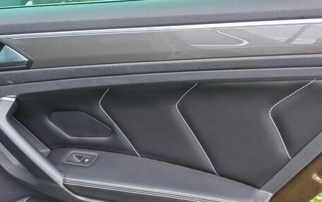 Volkswagen Tiguan II, 2019 год, 3 050 000 рублей, 24 фотография