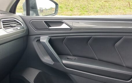 Volkswagen Tiguan II, 2019 год, 3 050 000 рублей, 18 фотография
