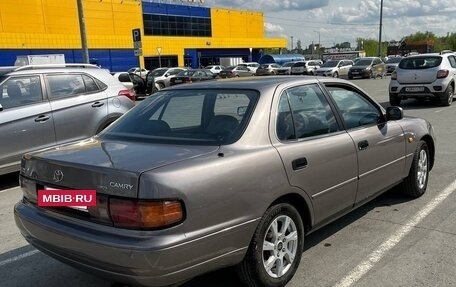 Toyota Camry, 1995 год, 570 000 рублей, 5 фотография
