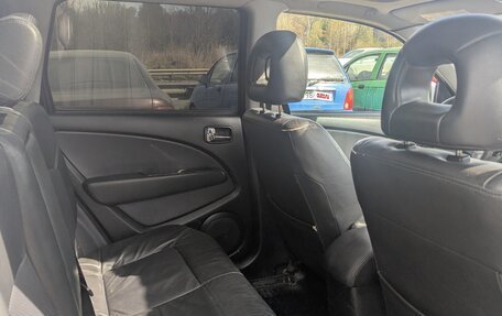 Mitsubishi Outlander III рестайлинг 3, 2004 год, 600 000 рублей, 4 фотография