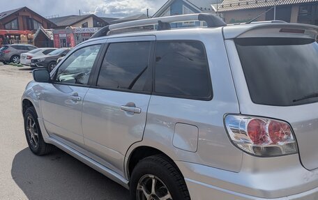 Mitsubishi Outlander III рестайлинг 3, 2004 год, 600 000 рублей, 7 фотография