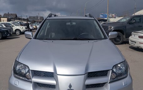 Mitsubishi Outlander III рестайлинг 3, 2004 год, 600 000 рублей, 9 фотография