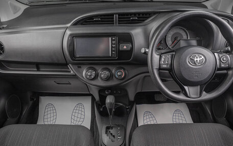 Toyota Vitz, 2019 год, 1 399 000 рублей, 8 фотография