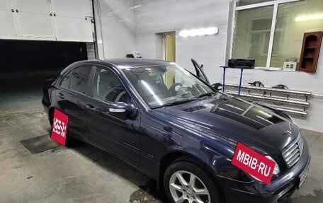 Mercedes-Benz C-Класс, 2006 год, 800 000 рублей, 4 фотография