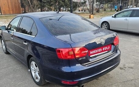 Volkswagen Jetta VI, 2013 год, 800 000 рублей, 2 фотография