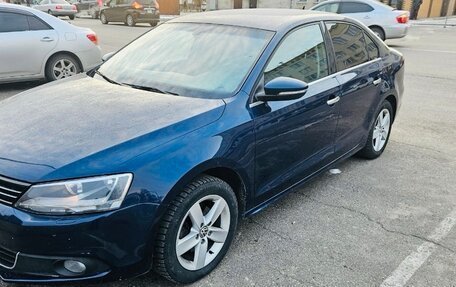 Volkswagen Jetta VI, 2013 год, 800 000 рублей, 3 фотография