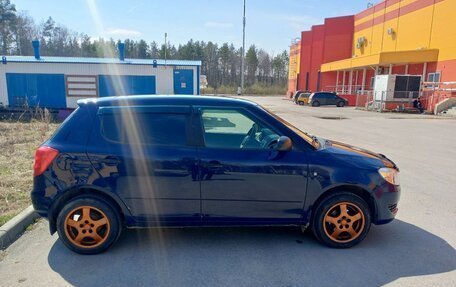 Skoda Fabia II, 2011 год, 450 000 рублей, 3 фотография