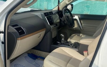 Toyota Land Cruiser Prado 150 рестайлинг 2, 2021 год, 4 900 000 рублей, 4 фотография