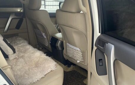 Toyota Land Cruiser Prado 150 рестайлинг 2, 2021 год, 4 900 000 рублей, 13 фотография