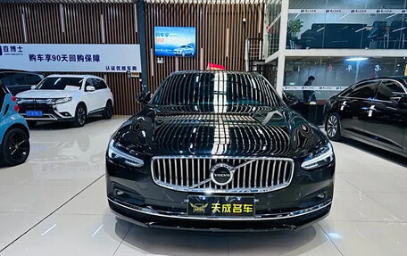 Volvo S90 II рестайлинг, 2021 год, 2 920 000 рублей, 2 фотография