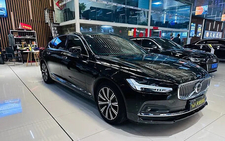 Volvo S90 II рестайлинг, 2021 год, 2 920 000 рублей, 3 фотография