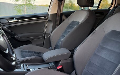 Volkswagen Golf VII, 2013 год, 1 300 000 рублей, 31 фотография