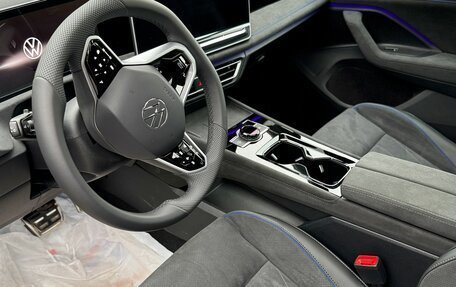 Volkswagen Tiguan, 2025 год, 4 700 000 рублей, 22 фотография