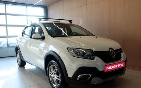 Renault Logan II, 2018 год, 890 000 рублей, 2 фотография