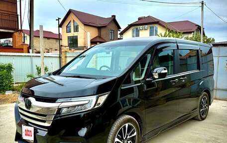 Honda Stepwgn IV, 2021 год, 2 800 000 рублей, 2 фотография