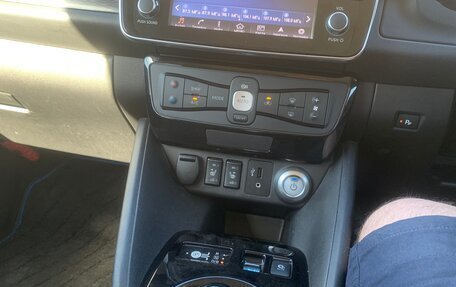 Nissan Leaf II, 2017 год, 1 590 000 рублей, 16 фотография
