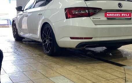 Skoda Superb III рестайлинг, 2016 год, 3 400 000 рублей, 4 фотография
