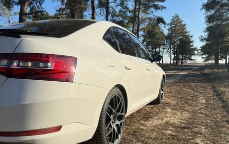 Skoda Superb III рестайлинг, 2016 год, 3 400 000 рублей, 8 фотография