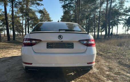 Skoda Superb III рестайлинг, 2016 год, 3 400 000 рублей, 10 фотография