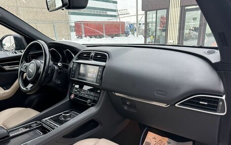 Jaguar F-Pace, 2018 год, 2 755 000 рублей, 15 фотография