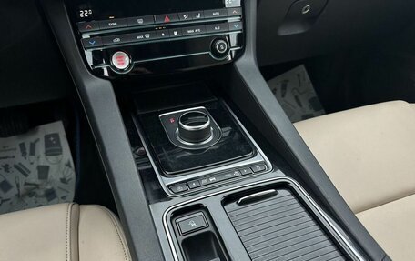 Jaguar F-Pace, 2018 год, 2 755 000 рублей, 20 фотография
